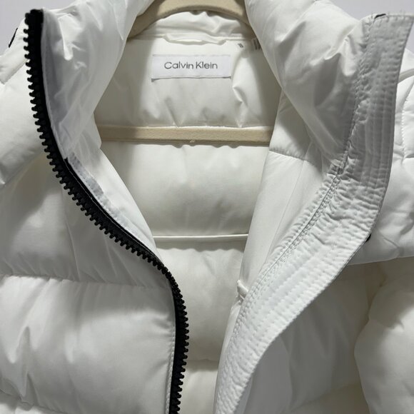 CALVIN KLEIN Hooded Puffer Coat/Jacket; Color: White; Size: Medium (M) - Picture 2 of 4